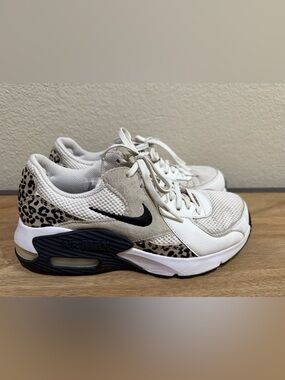 Nike Women’s Air Max White Black Leopard Accent Sneakers